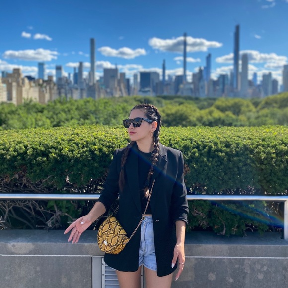 Blazer - Picture 2 of 4